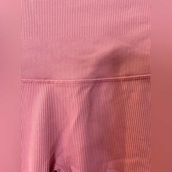 Victoria Secret Ribbed Seamless Legging size small - Picture 3 of 7